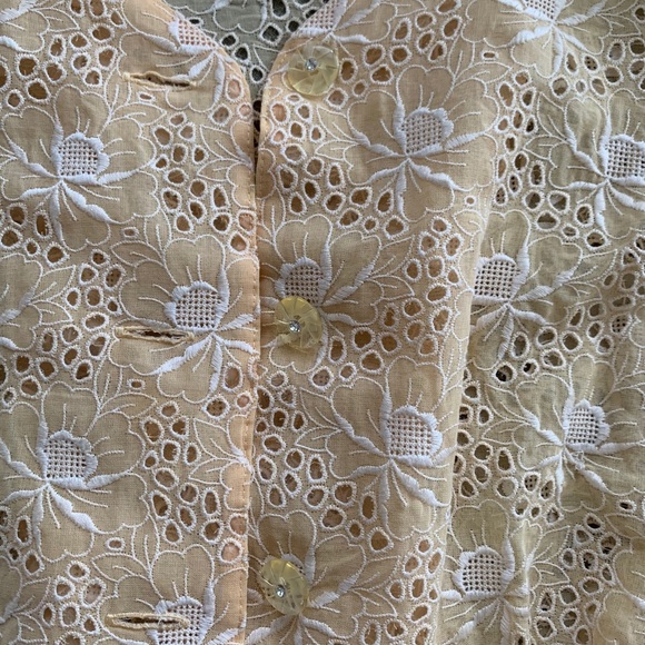 Vintage all over lace top - Picture 3 of 4